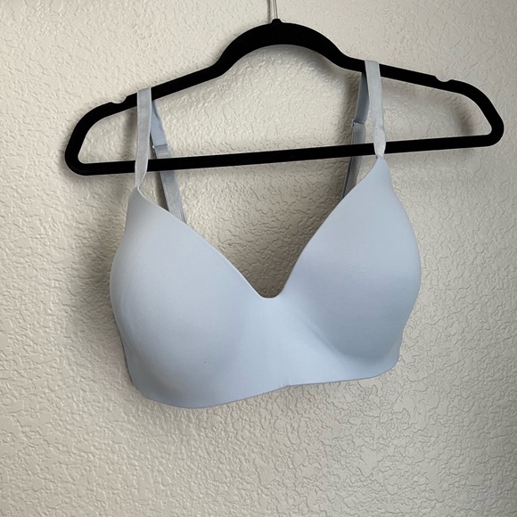 Victoria's Secret Other - Victorias Secret T Shirt Lightly Lined Wireless Bra 34DDD